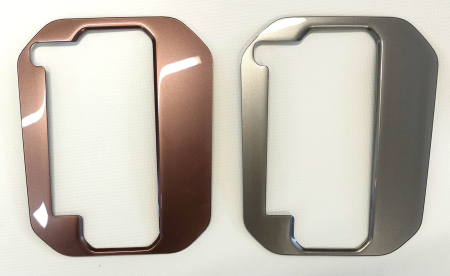 Hagane silver (left) and Satin silver (right) in direct comparison